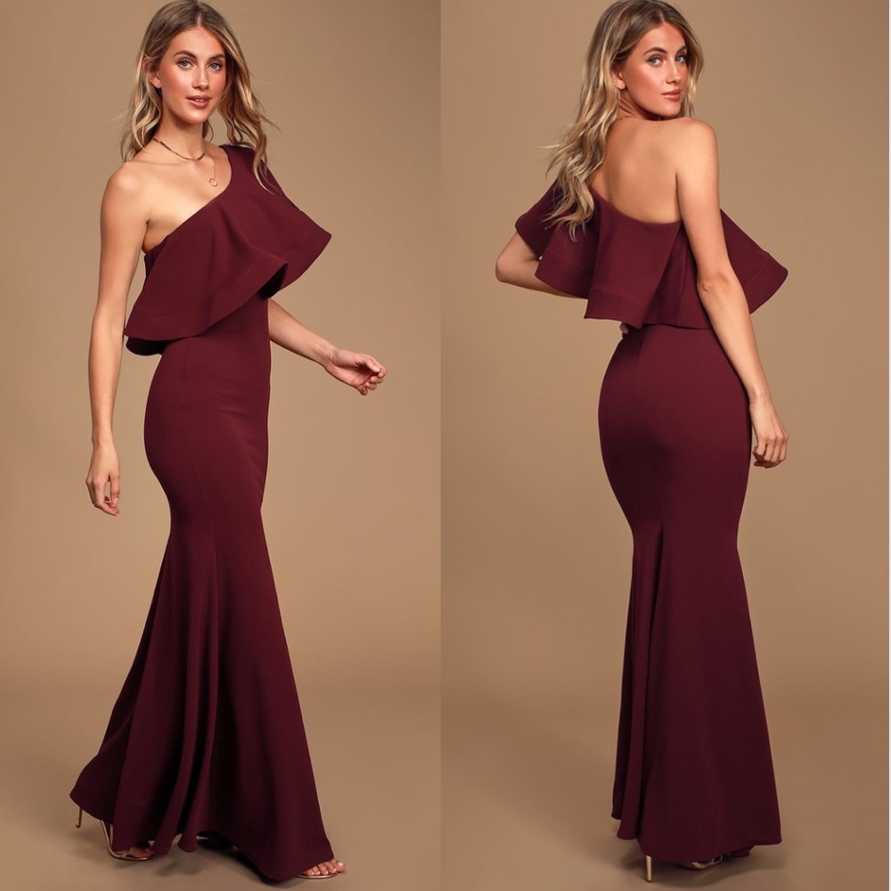 NWT Lulu’s So Amazed Burgundy One-Shoulder Maxi Dress Medium